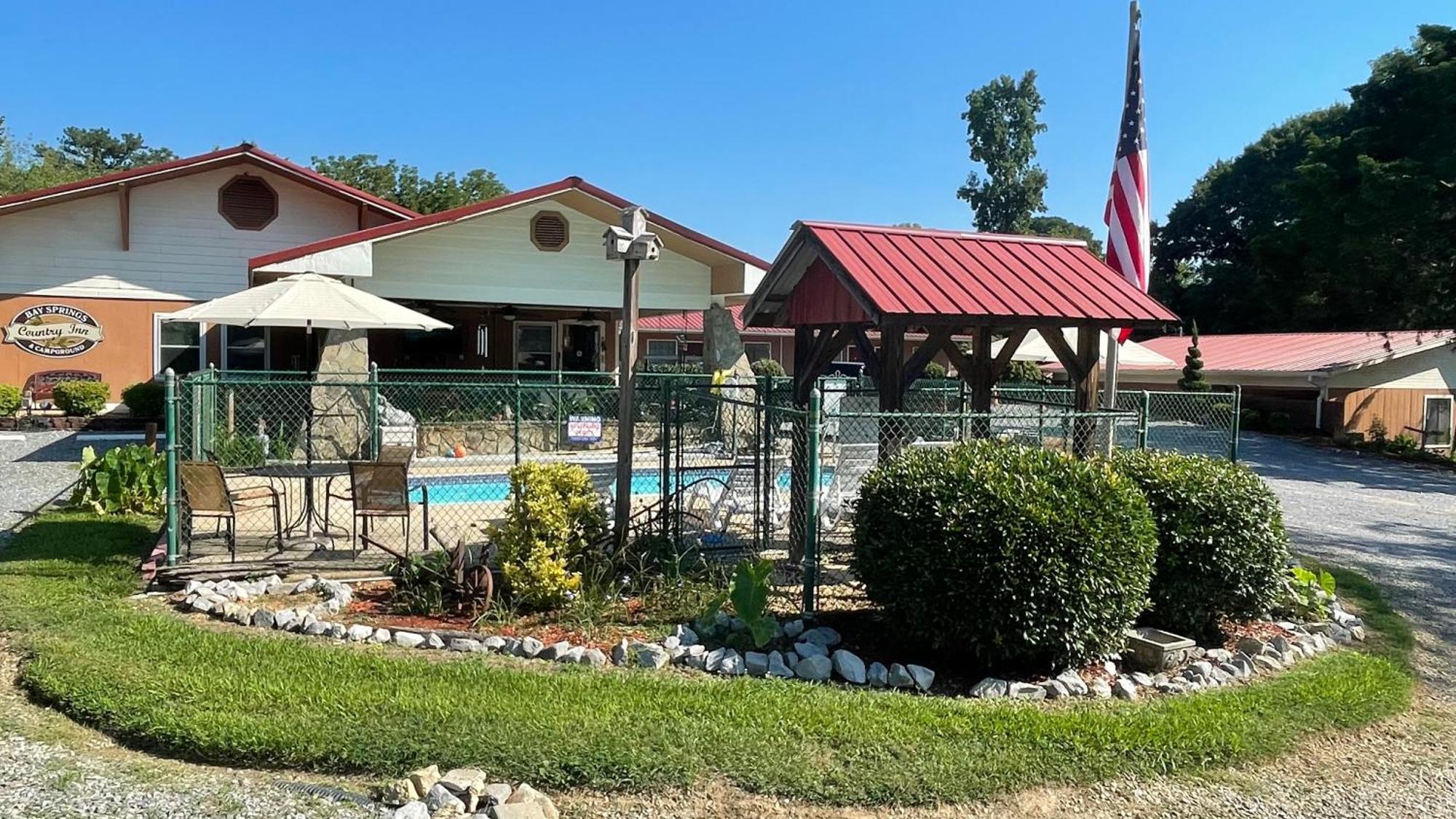 Bay Springs Country Inn & Marina 森特 外观 照片